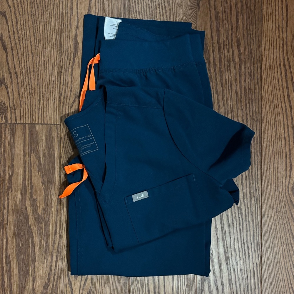 Figs Blue scrub set